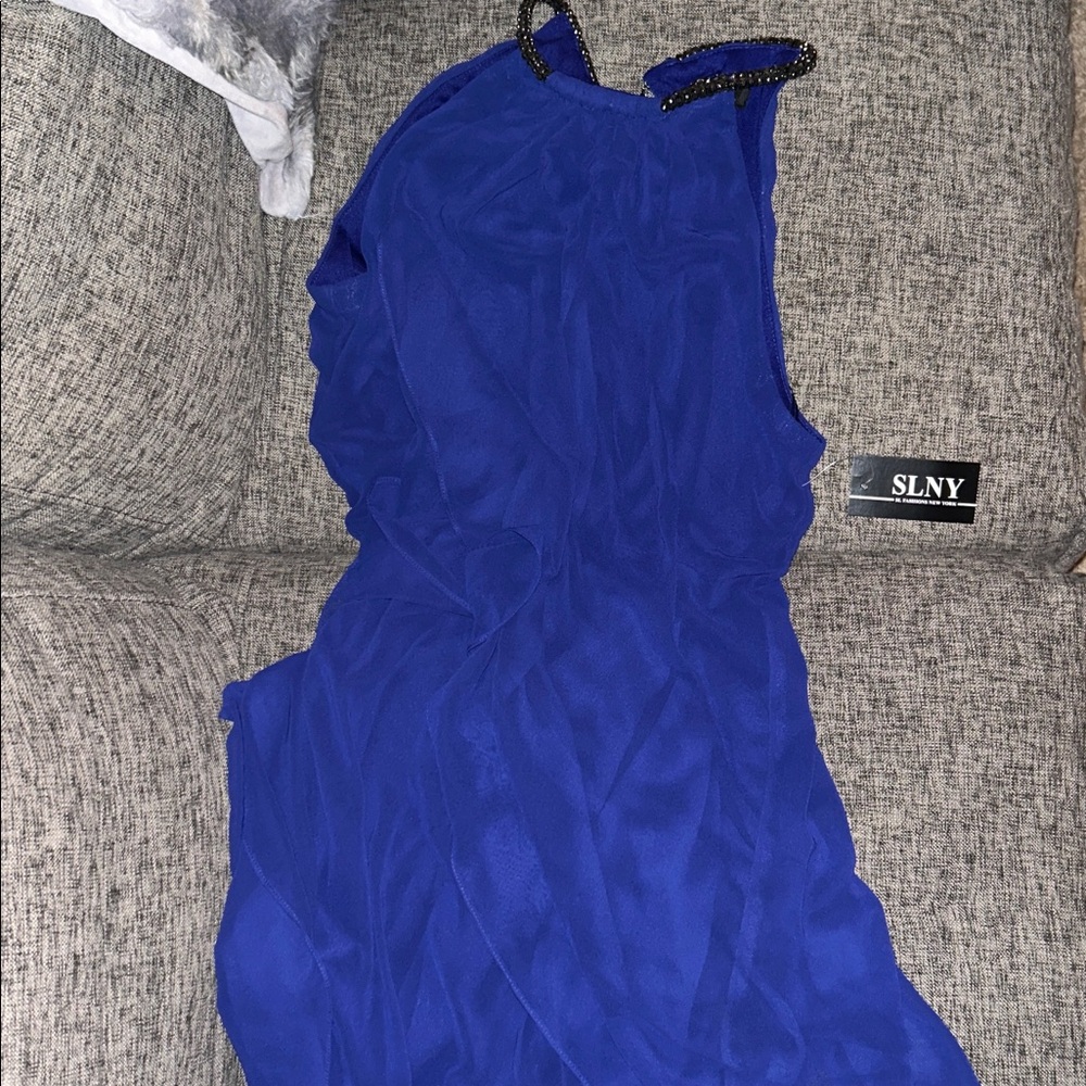 Halter Neck Layered Chiffon Shift Dress - Picture 3 of 7